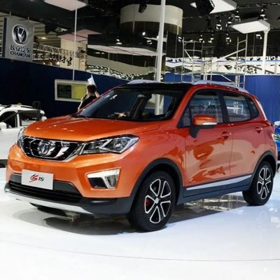 Goede prijs. 2023 Changan Cs15 Ev 55kw Motor 450/530km Bereik Volledige versie 0km Gebruikte auto met binnen 4100 * 1740 * 1630mm online
