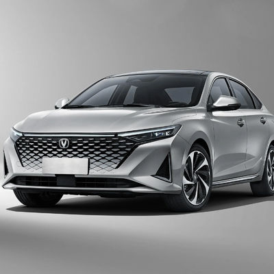Goede prijs. Energietype Benzin aangedreven Changan Raeton PLUS 210KM/H 1.5T Voorwielaandrijving Manuele versnellingsbak Luxe auto's online